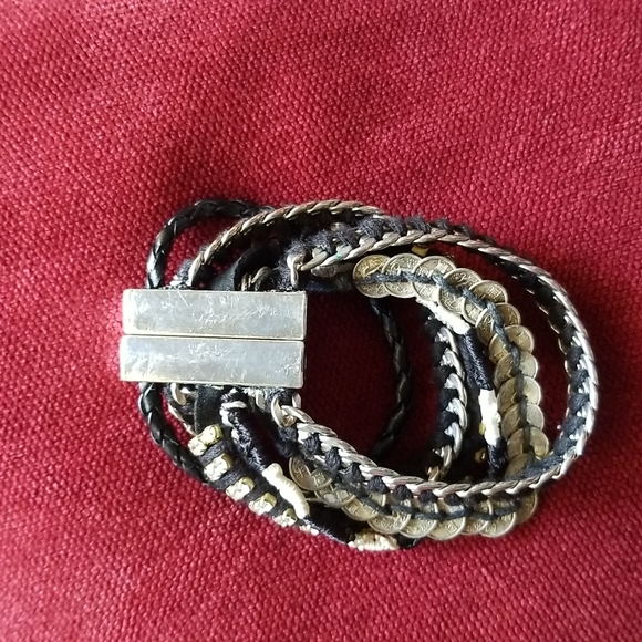 Bracelets Assortment - Picture 3 of 14